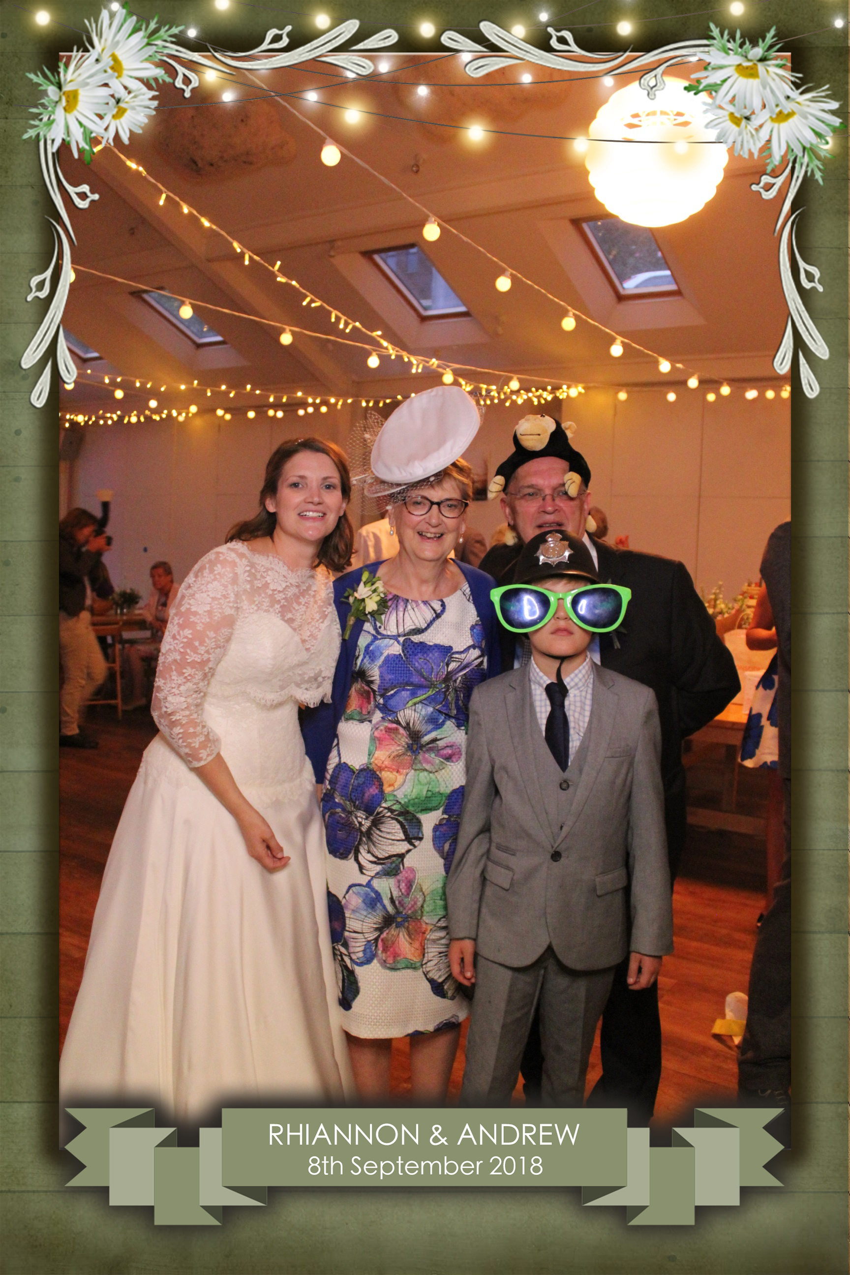 Rhiannon & Andrew's Wedding | View more photos from the event at images.mobile-photo-booth.com/u/MobilePhotoBoothUK/Rhiannon-Andrews-Wedding